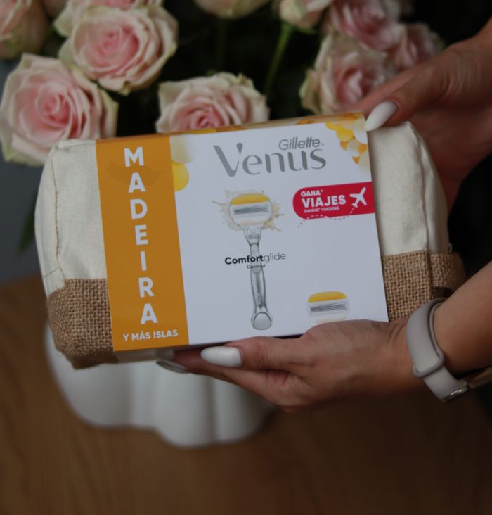 Venus Набір MADEIRA (станок Olay Coconut 2 картриджі + стильна косметичка)