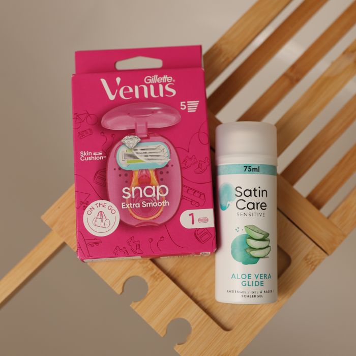 Venus Snap+Satin Care Гель для гоління 75 мл ( Ручка 1 картридж+футляр+Гель для гоління 75 мл) Travel набір