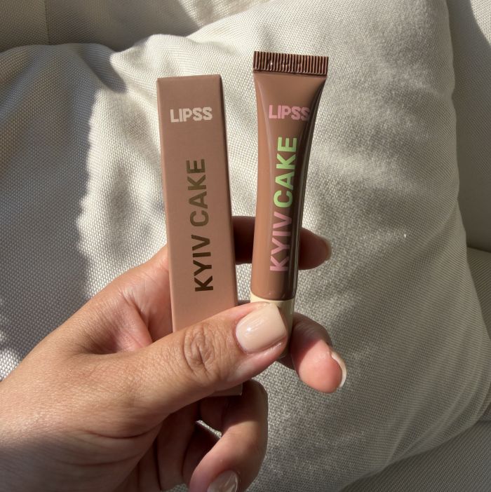 Lipss Блиск для губ Kyiv Cake (Ceramides&Peptides Lipper Карамель та лісовий горіх) 9мл